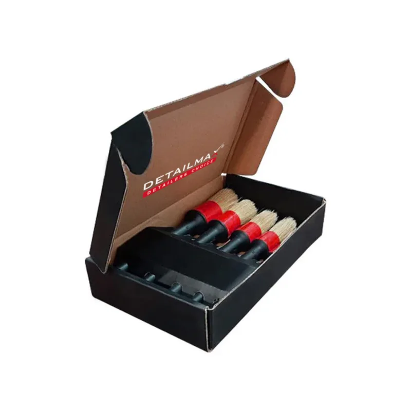 dressing-brush-car